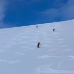 Erste Kurven im Neuschnee