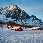 Hjørundfjord zwischen den Sunnmøre-Alpen, Møre og Romsdal, Norwegen.