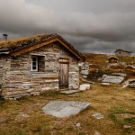 paesaggio montano autunnale del Parco Nazionale di Rondane in Norvegia, Peer Gynt hytta
